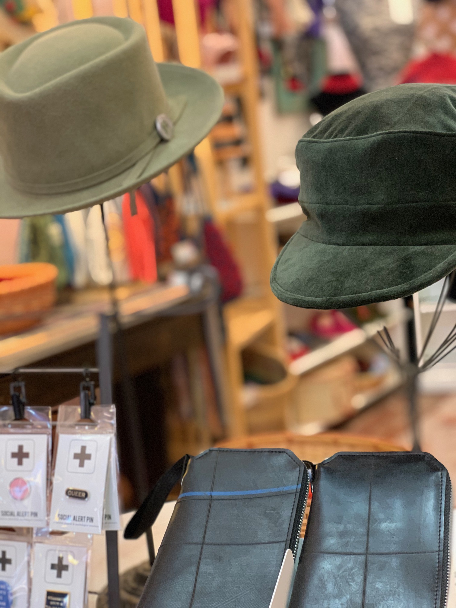 MH-hat-stand